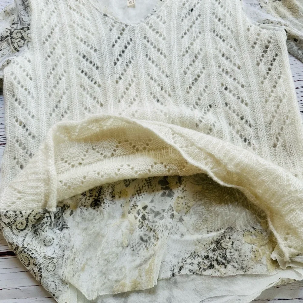 Women’s Gorgeous Cream Lace Knit Sweater! Size S